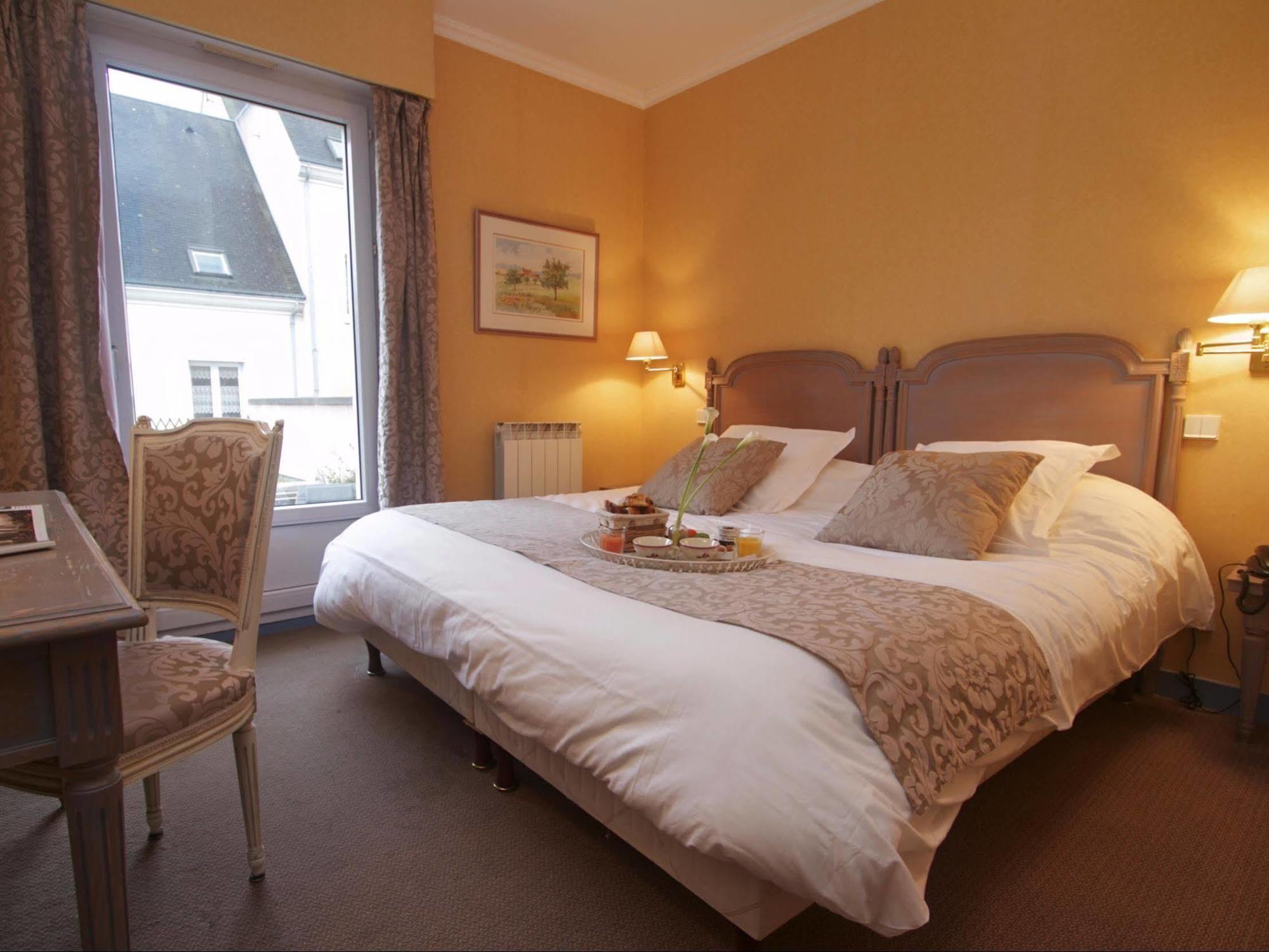 Hotel Sully Nogent-le-Rotrou Exteriér fotografie
